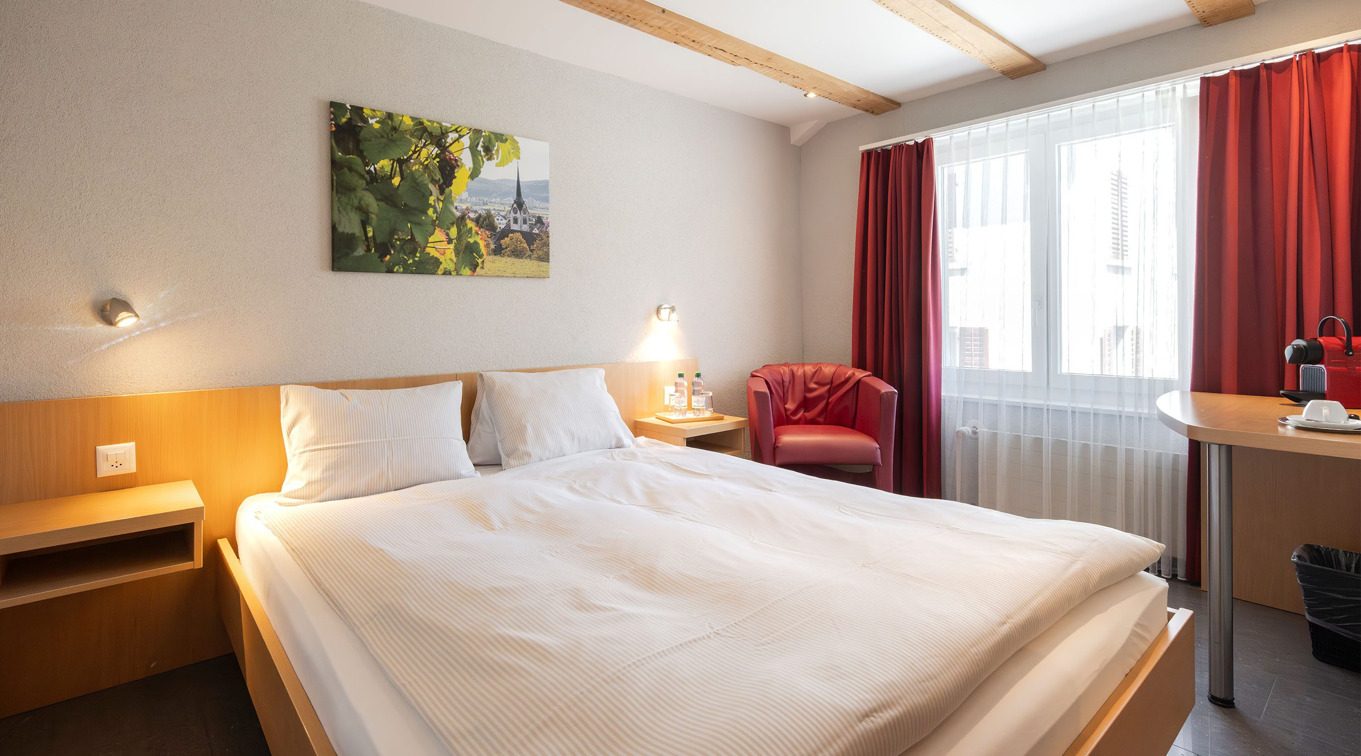 Zimmer hotel neuhaus nussbaumen 01